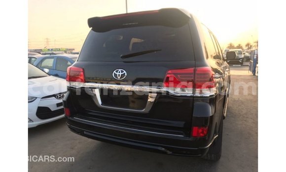 Nunua Imported Toyota Land Cruiser Nyeusi Gari ndani ya Import - Dubai nchini Arusha Nunua Imported Toyota Land Cruiser Nyeusi Gari ndani ya Import - Dubai nchini Arusha