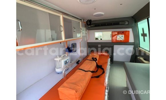 Buy Import Toyota Land Cruiser Beige Car in Import - Dubai in Arusha Buy Import Toyota Land Cruiser Beige Car in Import - Dubai in Arusha