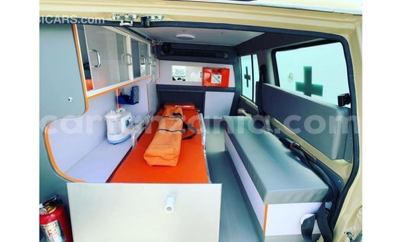 Buy Import Toyota Land Cruiser Beige Car in Import - Dubai in Arusha Buy Import Toyota Land Cruiser Beige Car in Import - Dubai in Arusha