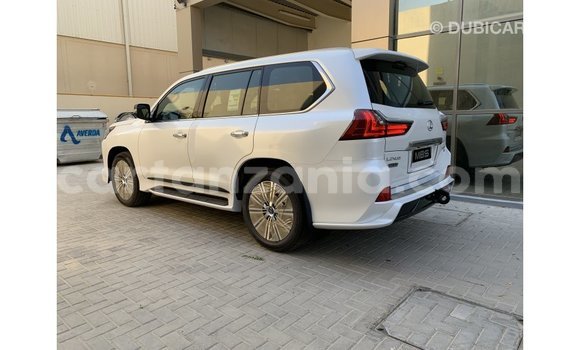 Nunua Imported Lexus LX Nyeupe Gari ndani ya Import - Dubai nchini Arusha Nunua Imported Lexus LX Nyeupe Gari ndani ya Import - Dubai nchini Arusha