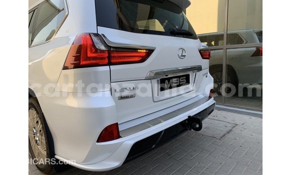 Nunua Imported Lexus LX Nyeupe Gari ndani ya Import - Dubai nchini Arusha Nunua Imported Lexus LX Nyeupe Gari ndani ya Import - Dubai nchini Arusha