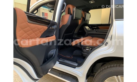 Nunua Imported Lexus LX Nyeupe Gari ndani ya Import - Dubai nchini Arusha Nunua Imported Lexus LX Nyeupe Gari ndani ya Import - Dubai nchini Arusha