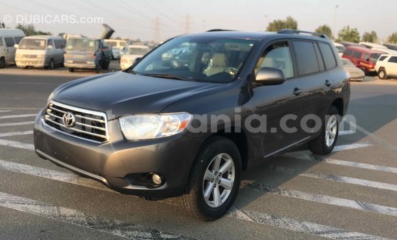Nunua Imported Toyota Highlander Nyingine Gari ndani ya Import - Dubai nchini Arusha Nunua Imported Toyota Highlander Nyingine Gari ndani ya Import - Dubai nchini Arusha