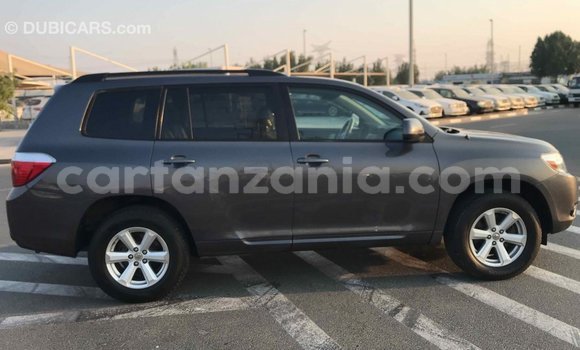 Nunua Imported Toyota Highlander Nyingine Gari ndani ya Import - Dubai nchini Arusha Nunua Imported Toyota Highlander Nyingine Gari ndani ya Import - Dubai nchini Arusha