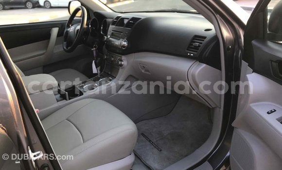 Nunua Imported Toyota Highlander Nyingine Gari ndani ya Import - Dubai nchini Arusha Nunua Imported Toyota Highlander Nyingine Gari ndani ya Import - Dubai nchini Arusha