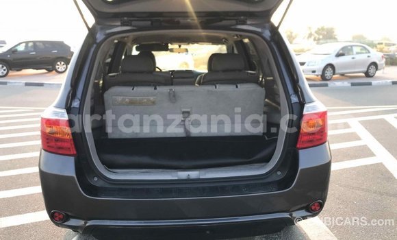 Nunua Imported Toyota Highlander Nyingine Gari ndani ya Import - Dubai nchini Arusha Nunua Imported Toyota Highlander Nyingine Gari ndani ya Import - Dubai nchini Arusha