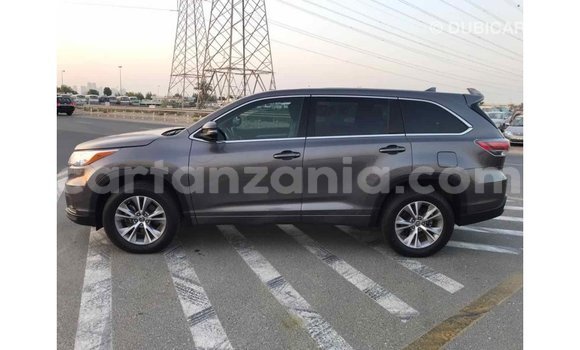 Nunua Imported Toyota Highlander Nyingine Gari ndani ya Import - Dubai nchini Arusha Nunua Imported Toyota Highlander Nyingine Gari ndani ya Import - Dubai nchini Arusha