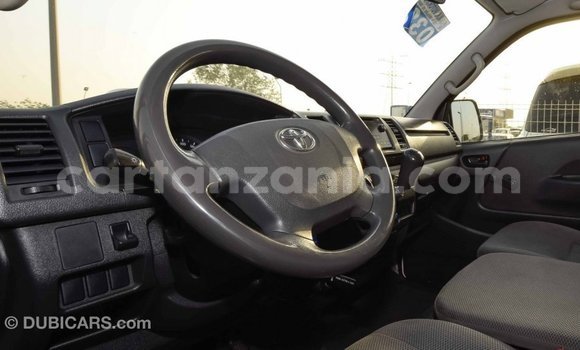 Buy Import Toyota Hiace White Car in Import - Dubai in Arusha Buy Import Toyota Hiace White Car in Import - Dubai in Arusha