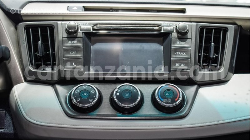 Big with watermark toyota ade arusha import dubai 7424