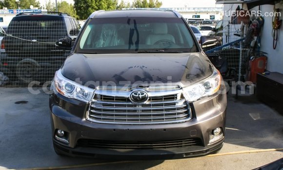 Buy Import Toyota Highlander Other Car in Import - Dubai in Arusha Buy Import Toyota Highlander Other Car in Import - Dubai in Arusha