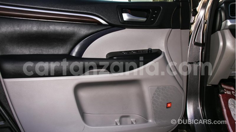 Big with watermark toyota highlander arusha import dubai 7430