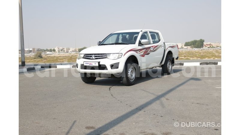 Big with watermark mitsubishi l200 arusha import dubai 7452