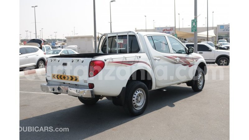 Big with watermark mitsubishi l200 arusha import dubai 7452