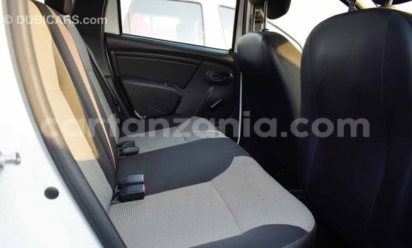 Buy Import Renault Duster White Car in Import - Dubai in Arusha Buy Import Renault Duster White Car in Import - Dubai in Arusha
