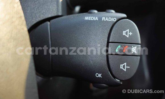 Nunua Imported Renault Duster Nyeupe Gari ndani ya Import - Dubai nchini Arusha Nunua Imported Renault Duster Nyeupe Gari ndani ya Import - Dubai nchini Arusha