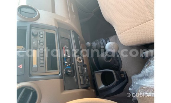 Buy Import Toyota Land Cruiser Beige Car in Import - Dubai in Arusha Buy Import Toyota Land Cruiser Beige Car in Import - Dubai in Arusha