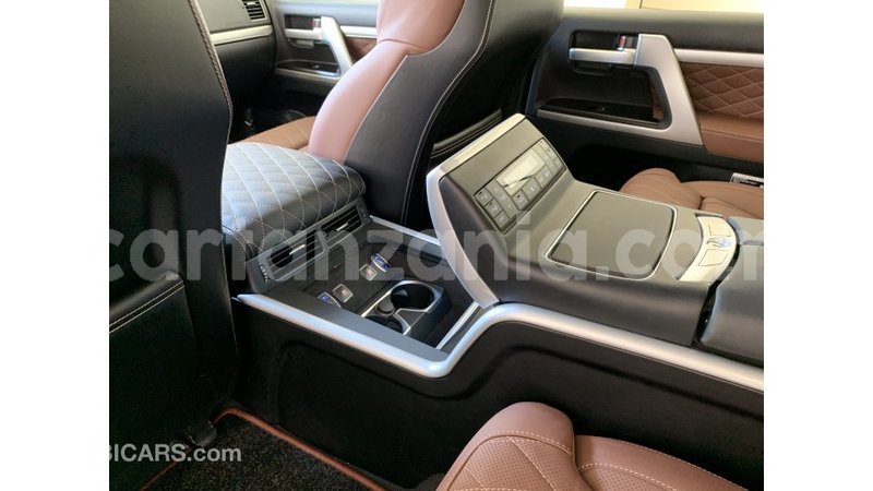 Big with watermark toyota land cruiser arusha import dubai 7482