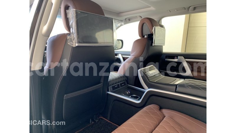 Big with watermark toyota land cruiser arusha import dubai 7482