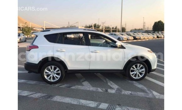 Nunua Imported Toyota Ade Nyeupe Lori ndani ya Import - Dubai nchini Arusha Nunua Imported Toyota Ade Nyeupe Lori ndani ya Import - Dubai nchini Arusha