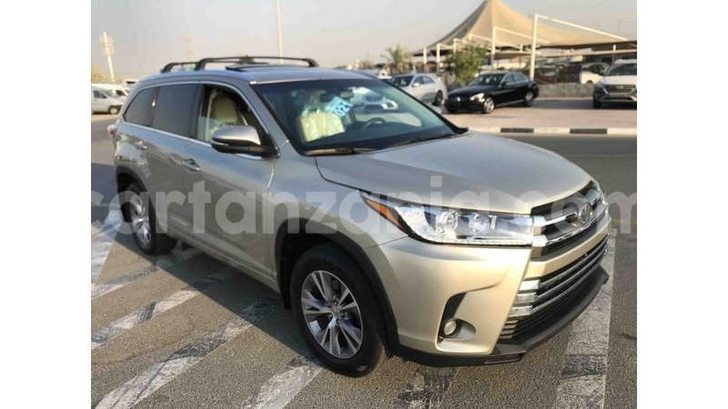 Big with watermark toyota highlander arusha import dubai 7487