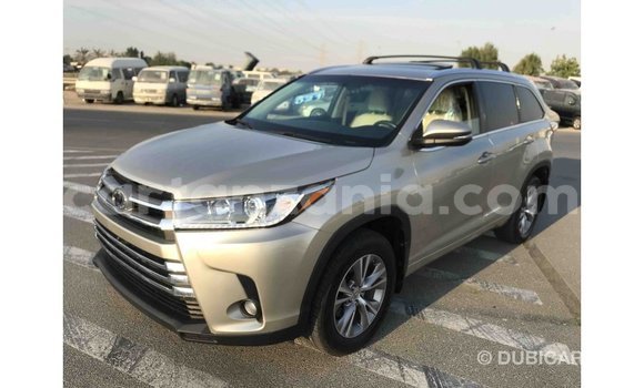 Buy Import Toyota Highlander Other Car in Import - Dubai in Arusha Buy Import Toyota Highlander Other Car in Import - Dubai in Arusha