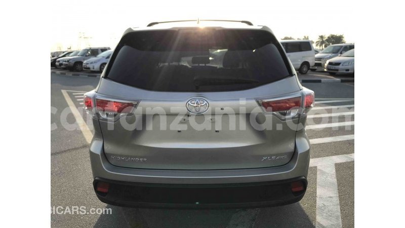 Big with watermark toyota highlander arusha import dubai 7487