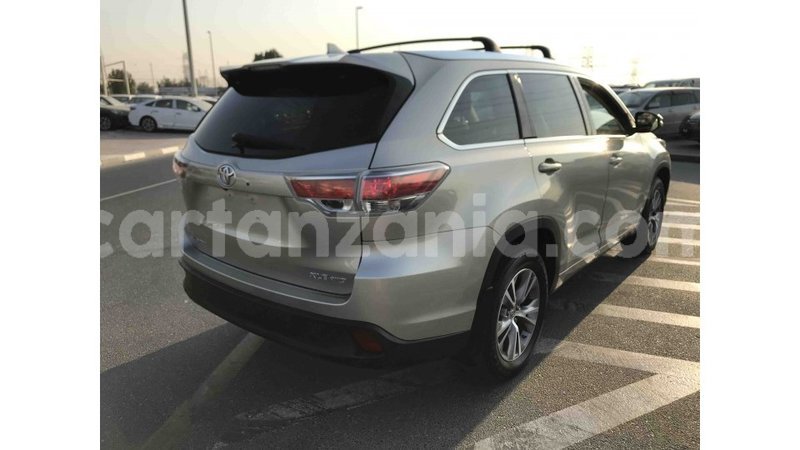 Big with watermark toyota highlander arusha import dubai 7487