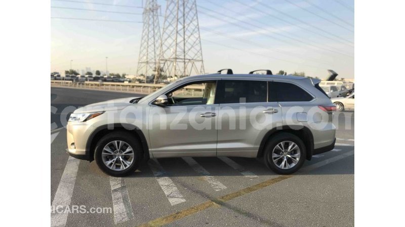 Big with watermark toyota highlander arusha import dubai 7487