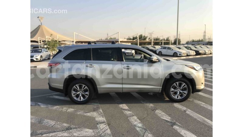 Big with watermark toyota highlander arusha import dubai 7487