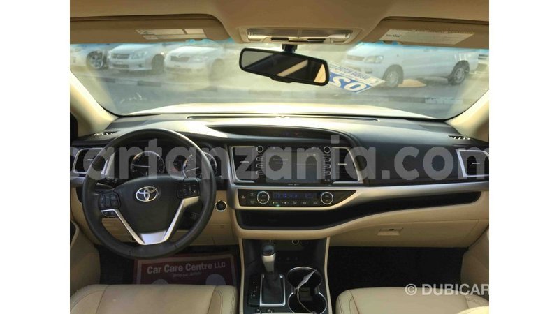 Big with watermark toyota highlander arusha import dubai 7487