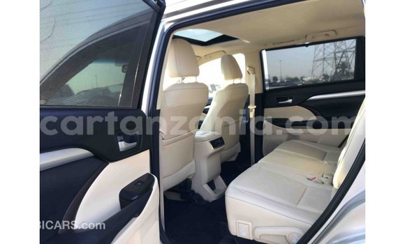 Buy Import Toyota Highlander Other Car in Import - Dubai in Arusha Buy Import Toyota Highlander Other Car in Import - Dubai in Arusha