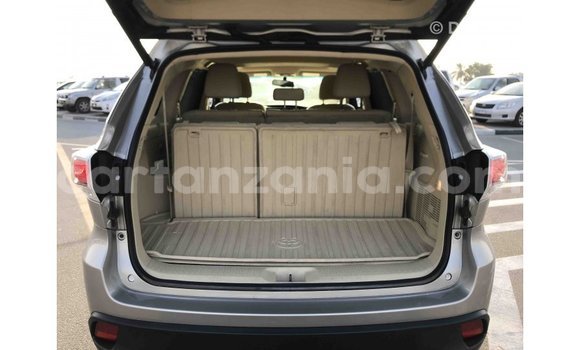 Buy Import Toyota Highlander Other Car in Import - Dubai in Arusha Buy Import Toyota Highlander Other Car in Import - Dubai in Arusha
