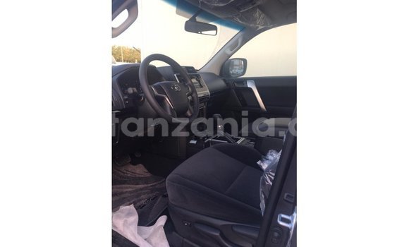 Nunua Imported Toyota Prado Nyeusi Gari ndani ya Import - Dubai nchini Arusha Nunua Imported Toyota Prado Nyeusi Gari ndani ya Import - Dubai nchini Arusha