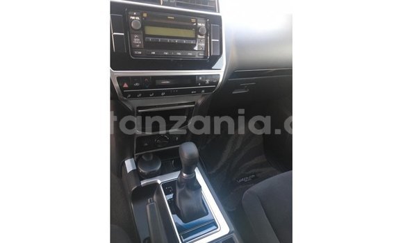 Nunua Imported Toyota Prado Nyeusi Gari ndani ya Import - Dubai nchini Arusha Nunua Imported Toyota Prado Nyeusi Gari ndani ya Import - Dubai nchini Arusha