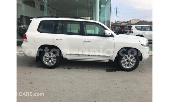 Buy Import Toyota Land Cruiser White Car in Import - Dubai in Arusha Buy Import Toyota Land Cruiser White Car in Import - Dubai in Arusha