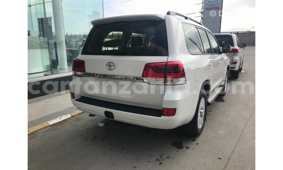 Buy Import Toyota Land Cruiser White Car in Import - Dubai in Arusha Buy Import Toyota Land Cruiser White Car in Import - Dubai in Arusha
