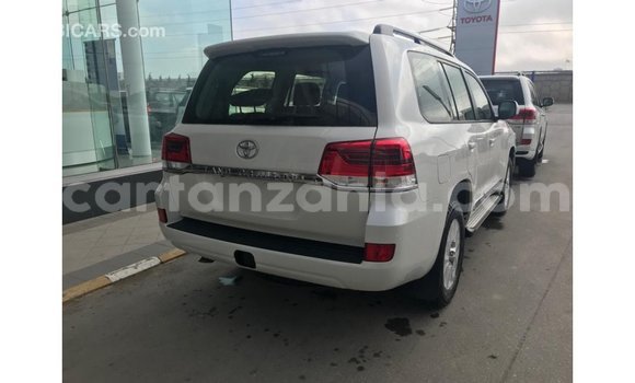 Buy Import Toyota Land Cruiser White Car in Import - Dubai in Arusha Buy Import Toyota Land Cruiser White Car in Import - Dubai in Arusha