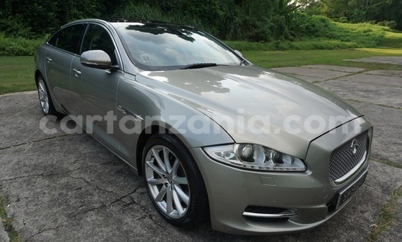 Nunua Imported Jaguar XJ Nyingine Gari ndani ya Dar es Salaam nchini Dar es Salaam Nunua Imported Jaguar XJ Nyingine Gari ndani ya Dar es Salaam nchini Dar es Salaam