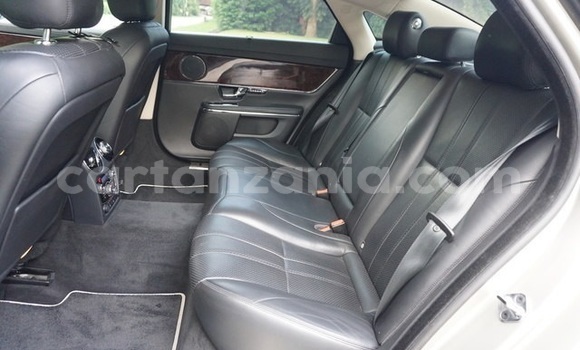 Nunua Imported Jaguar XJ Nyingine Gari ndani ya Dar es Salaam nchini Dar es Salaam Nunua Imported Jaguar XJ Nyingine Gari ndani ya Dar es Salaam nchini Dar es Salaam