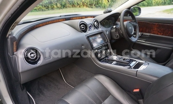 Nunua Imported Jaguar XJ Nyingine Gari ndani ya Dar es Salaam nchini Dar es Salaam Nunua Imported Jaguar XJ Nyingine Gari ndani ya Dar es Salaam nchini Dar es Salaam