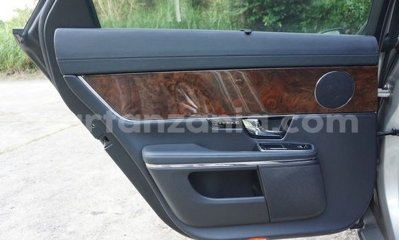 Nunua Imported Jaguar XJ Nyingine Gari ndani ya Dar es Salaam nchini Dar es Salaam Nunua Imported Jaguar XJ Nyingine Gari ndani ya Dar es Salaam nchini Dar es Salaam