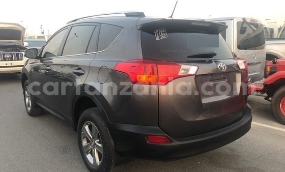 Nunua Ilio tumika Toyota RAV4 Nyeusi Gari ndani ya Dar es Salaam nchini Dar es Salaam Nunua Ilio tumika Toyota RAV4 Nyeusi Gari ndani ya Dar es Salaam nchini Dar es Salaam