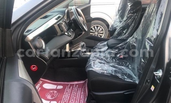 Nunua Ilio tumika Toyota RAV4 Nyeusi Gari ndani ya Dar es Salaam nchini Dar es Salaam Nunua Ilio tumika Toyota RAV4 Nyeusi Gari ndani ya Dar es Salaam nchini Dar es Salaam
