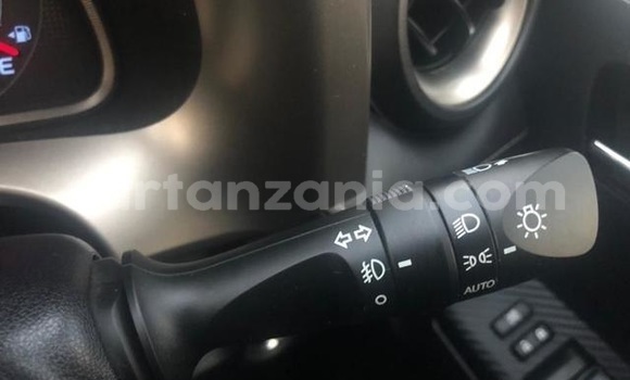 Nunua Ilio tumika Toyota RAV4 Nyeusi Gari ndani ya Dar es Salaam nchini Dar es Salaam Nunua Ilio tumika Toyota RAV4 Nyeusi Gari ndani ya Dar es Salaam nchini Dar es Salaam