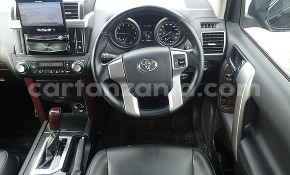 Nunua Imported Toyota Land Cruiser Prado Nyeusi Gari ndani ya Dar es Salaam nchini Dar es Salaam Nunua Imported Toyota Land Cruiser Prado Nyeusi Gari ndani ya Dar es Salaam nchini Dar es Salaam