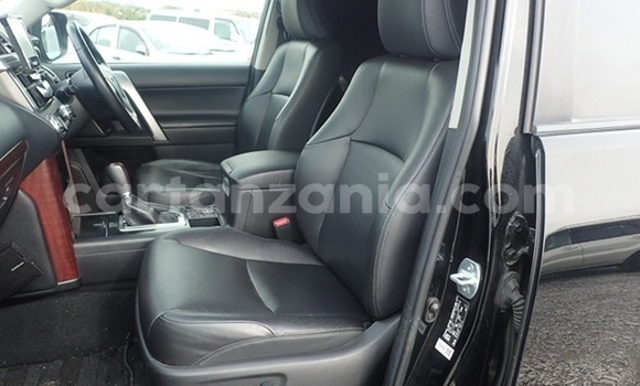 Nunua Imported Toyota Land Cruiser Prado Nyeusi Gari ndani ya Dar es Salaam nchini Dar es Salaam Nunua Imported Toyota Land Cruiser Prado Nyeusi Gari ndani ya Dar es Salaam nchini Dar es Salaam
