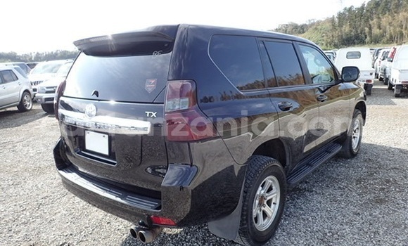 Nunua Imported Toyota Land Cruiser Prado Nyeusi Gari ndani ya Dar es Salaam nchini Dar es Salaam Nunua Imported Toyota Land Cruiser Prado Nyeusi Gari ndani ya Dar es Salaam nchini Dar es Salaam