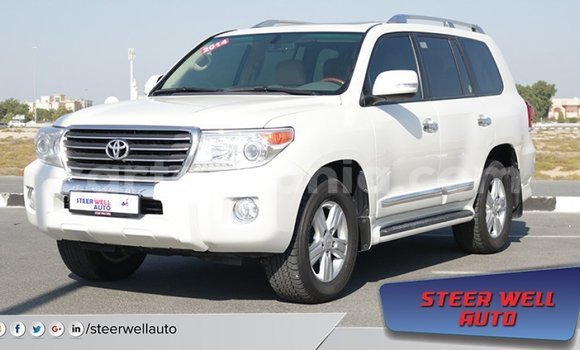 Nunua Imported Toyota Land Cruiser Nyeupe Gari ndani ya Import - Dubai nchini Arusha Nunua Imported Toyota Land Cruiser Nyeupe Gari ndani ya Import - Dubai nchini Arusha
