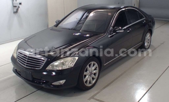 Nunua Ilio tumika Mercedes‒Benz S–Class Nyeusi Gari ndani ya Chemba nchini Dodoma Nunua Ilio tumika Mercedes‒Benz S–Class Nyeusi Gari ndani ya Chemba nchini Dodoma