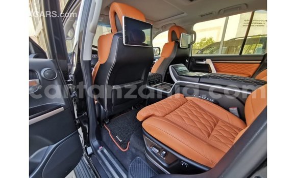 Nunua Imported Toyota Land Cruiser Nyeusi Gari ndani ya Import - Dubai nchini Arusha Nunua Imported Toyota Land Cruiser Nyeusi Gari ndani ya Import - Dubai nchini Arusha